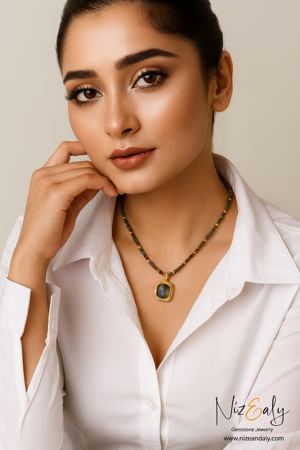 Labradorite Statement Necklace-Silent Radiance