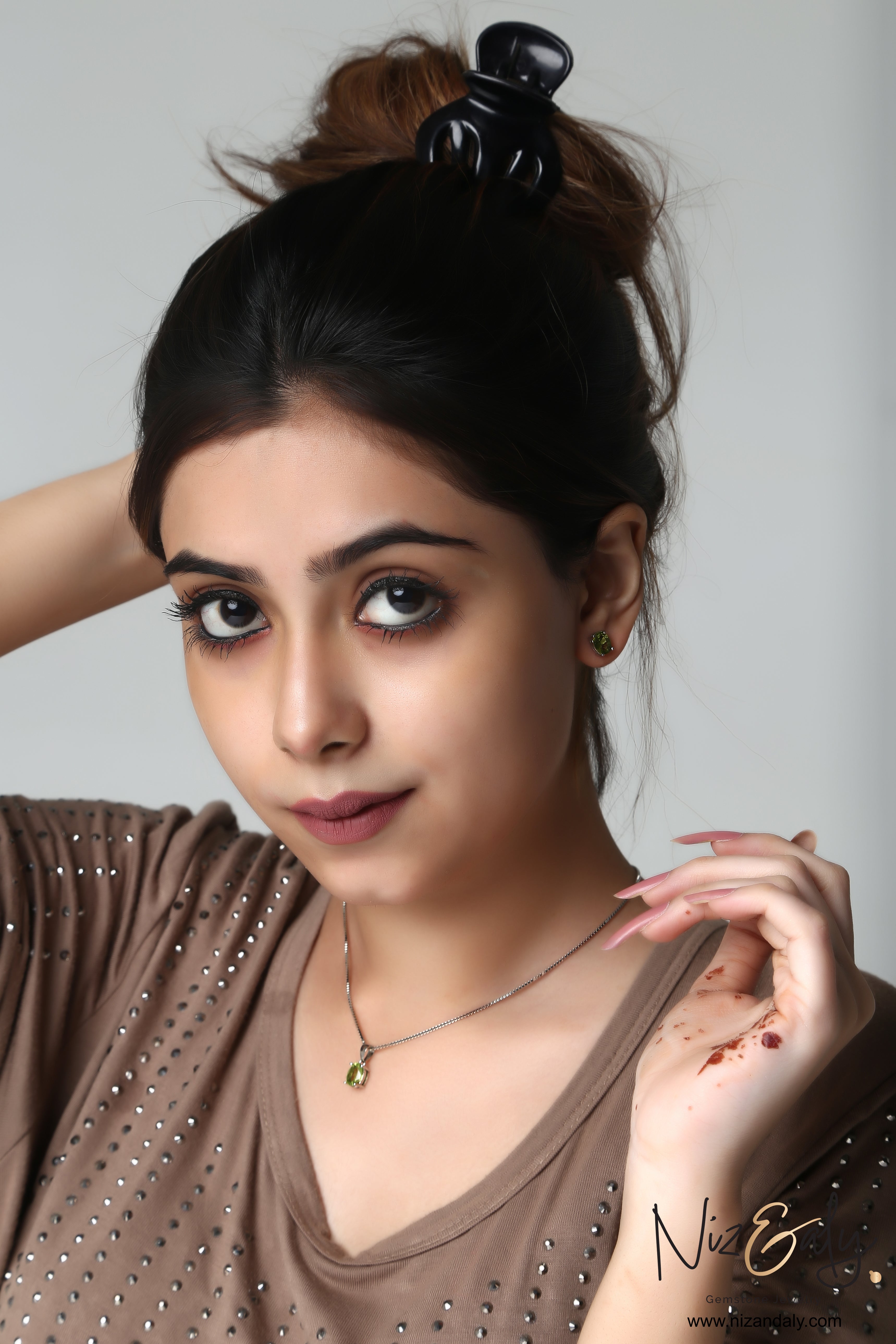 Oval American Peridot Solitaire Pendant Set.