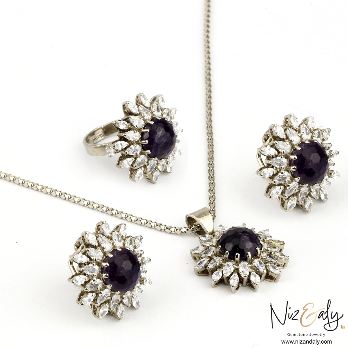 Stunning Amethyst Glore Pendant Set