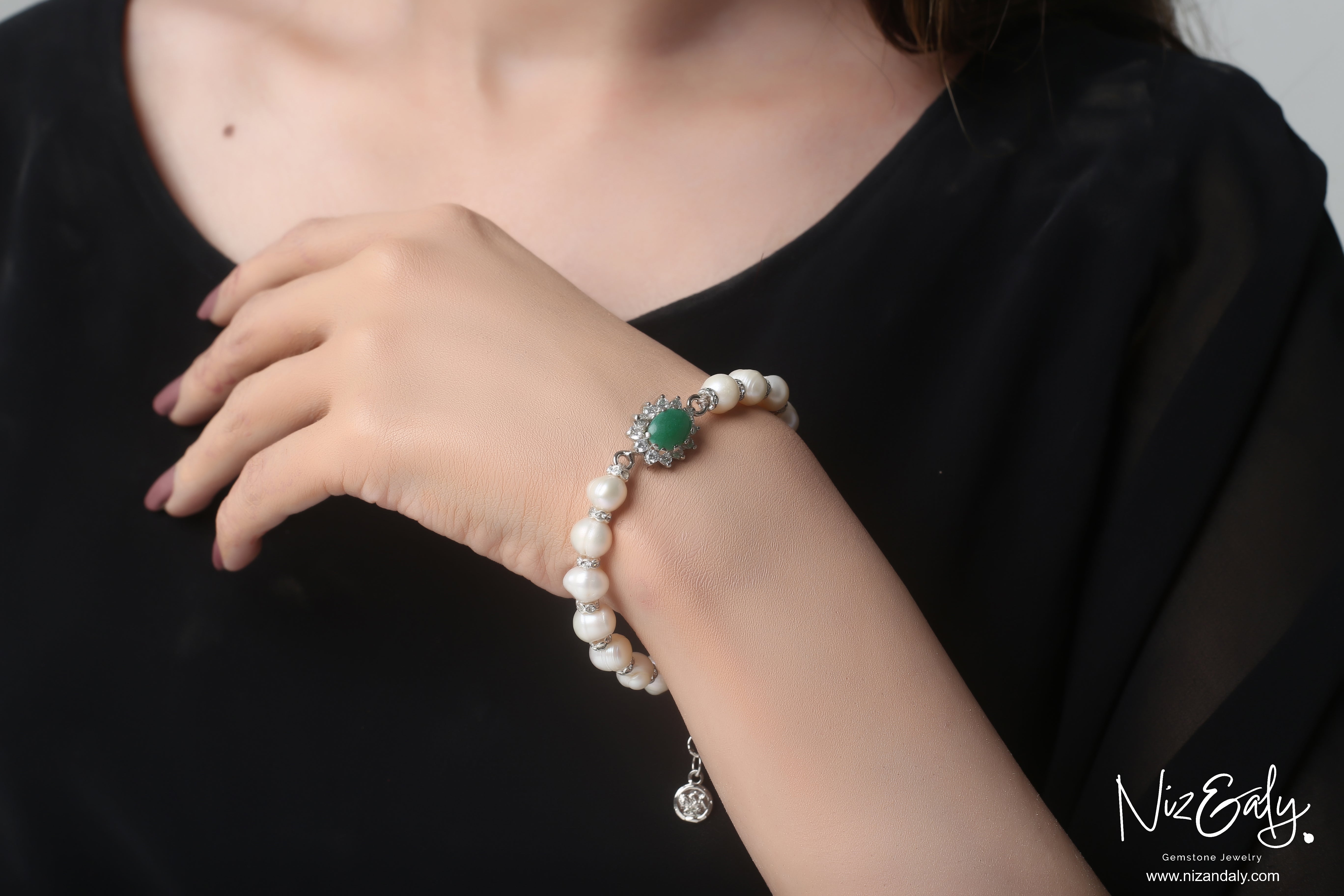 Green Jade and Fresh Water Pearl Bracelet