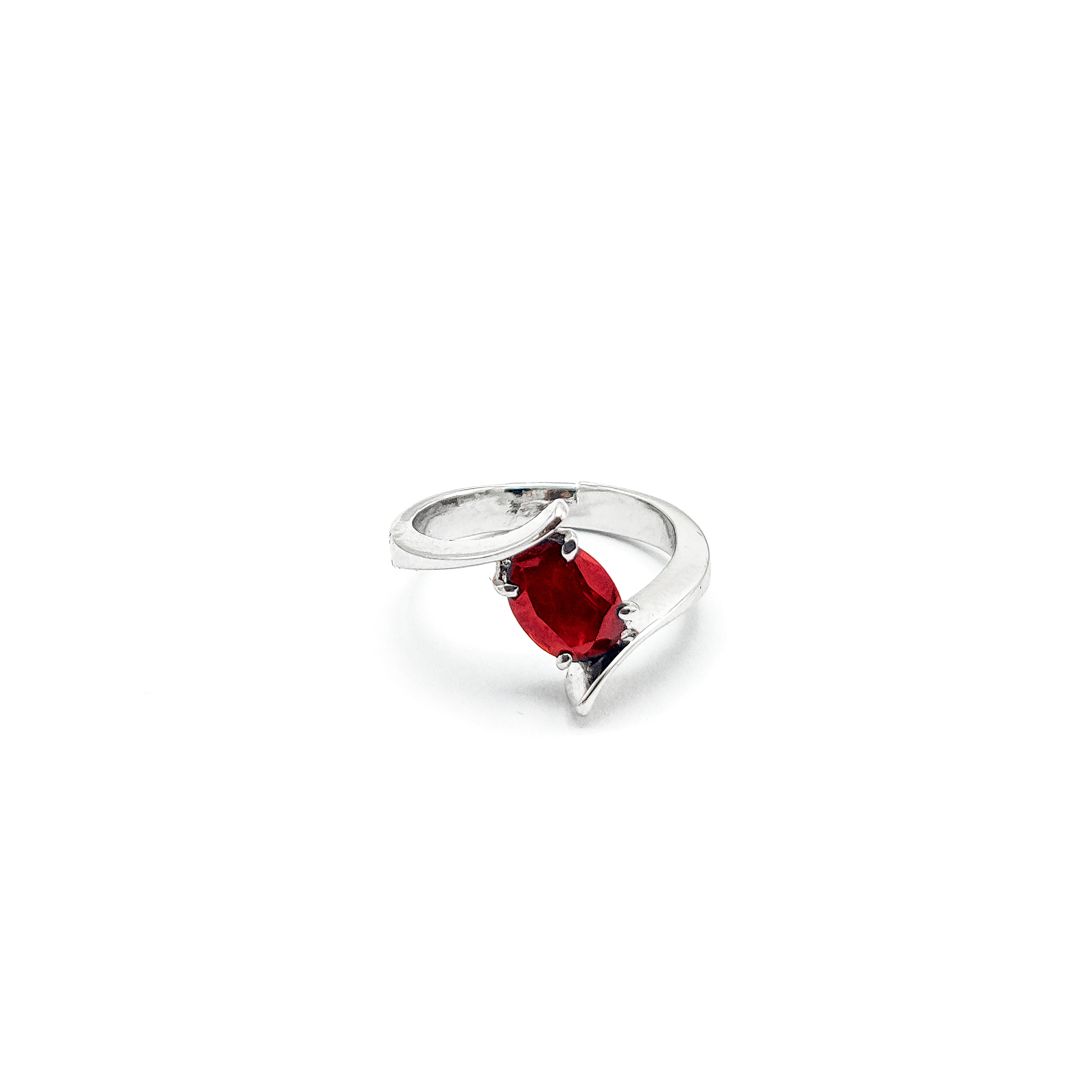 Red garnet ring in sterling silver