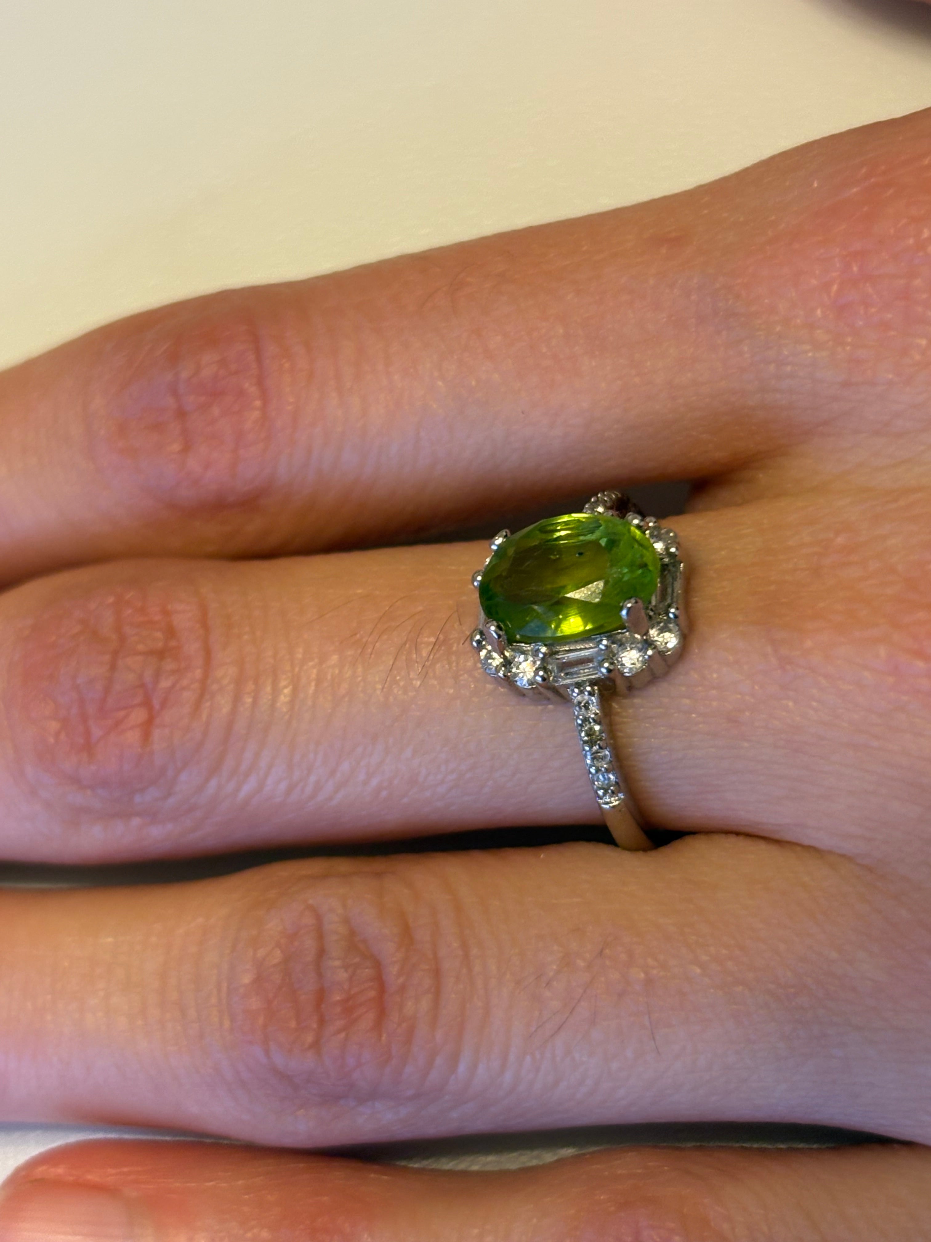 Peridot Ring (Olive Bloom)