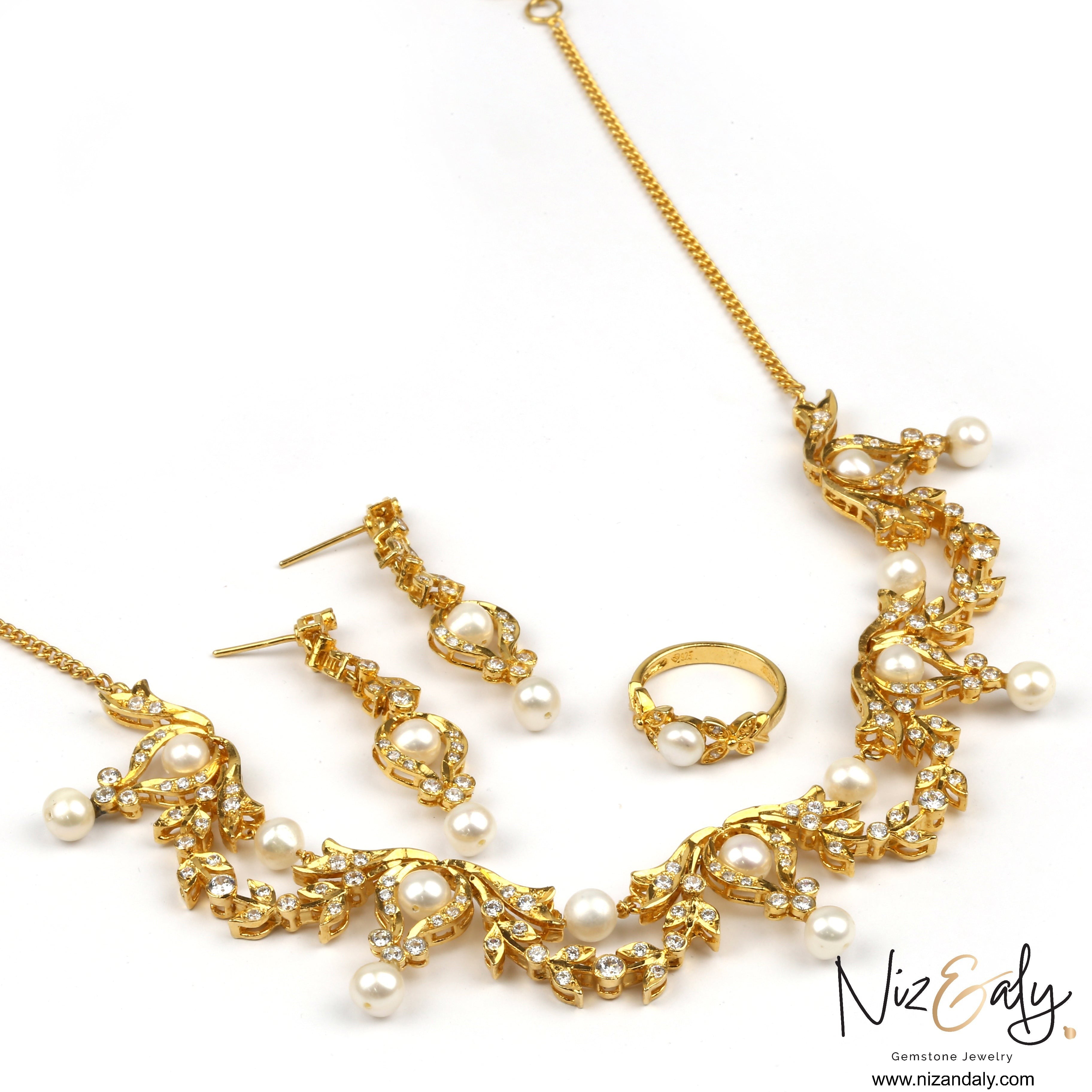 Niz & Aly bridal necklace set with freshwater pearls and cubic zirconia in gold-plated sterling silver with earrings
