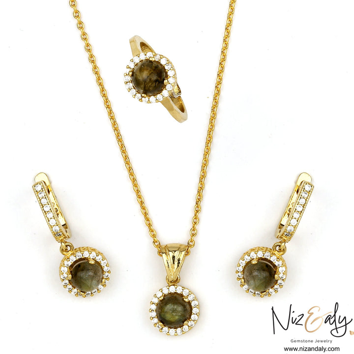 Niz & Aly gold-plated jewelry set featuring round labradorite stones surrounded by sparkling white crystals
