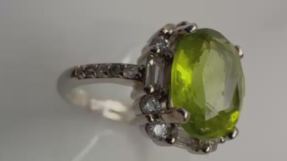Peridot Ring (Olive Bloom)