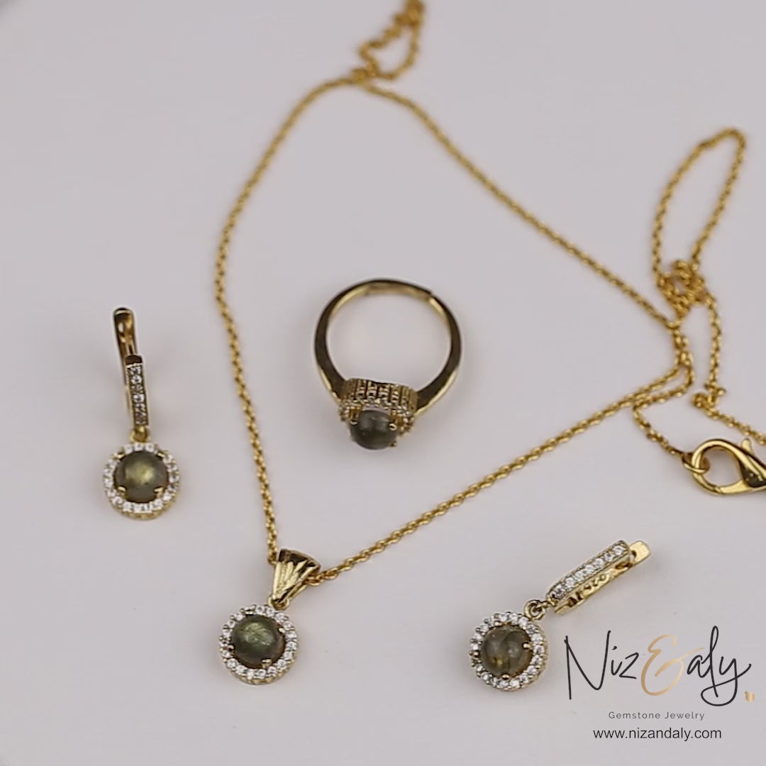 Dainty Fire Labradorite Gold Plated Round Pendant Set