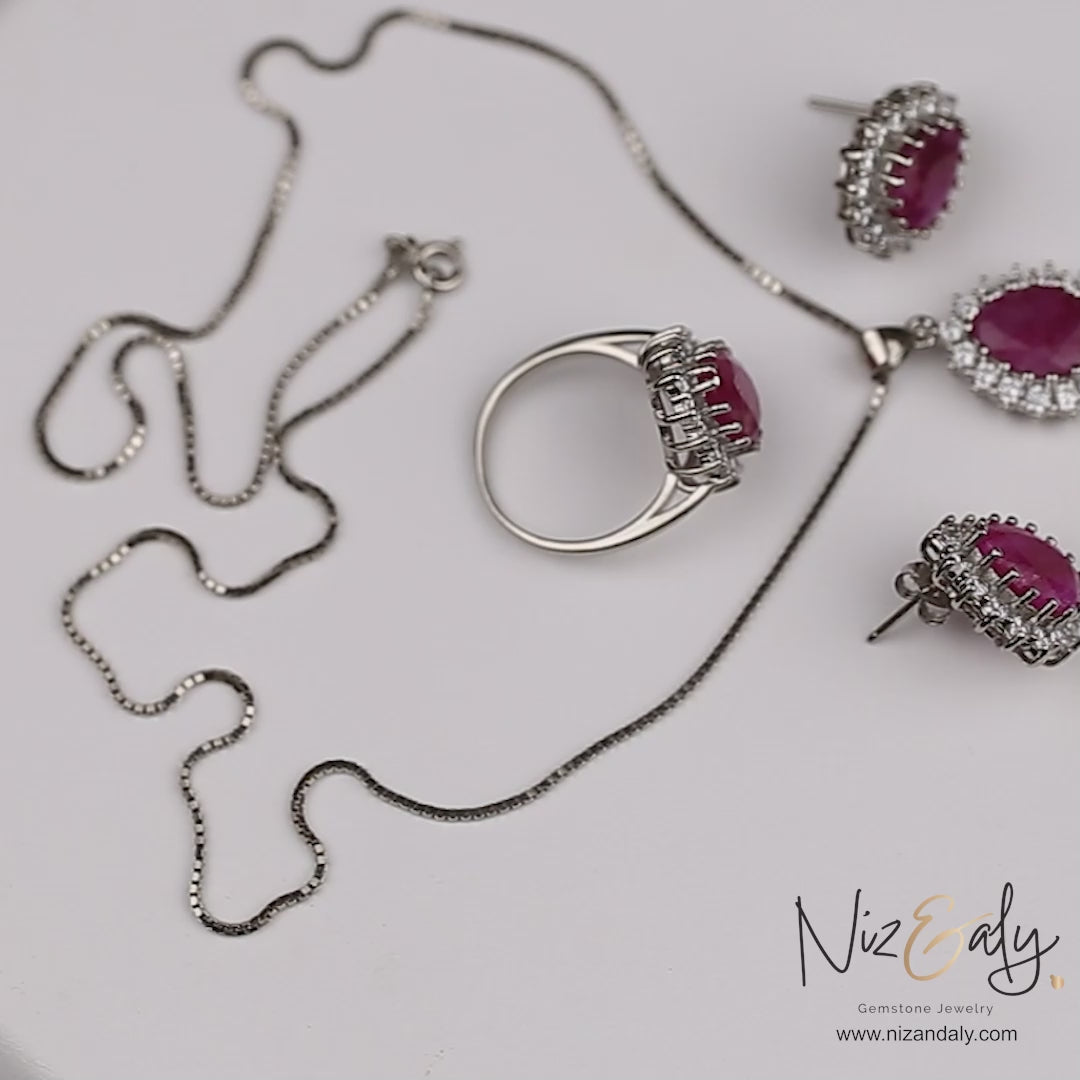 Royal and Stunnig  Red Spinel Pendant Set