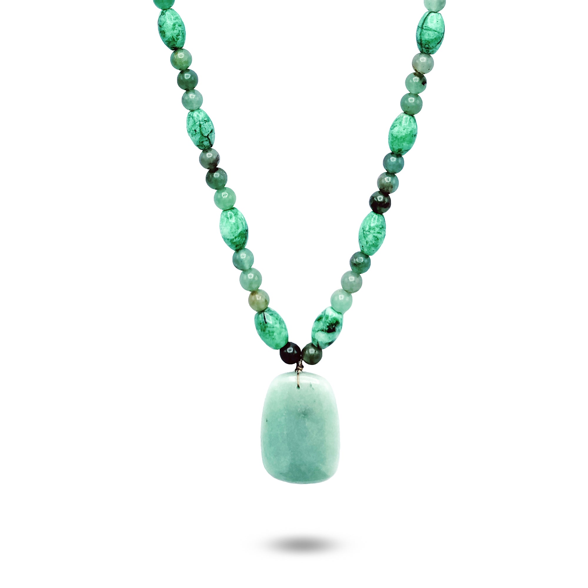 Attractive and Stylish Green Aventurine and Green Agate Pendant Necklace